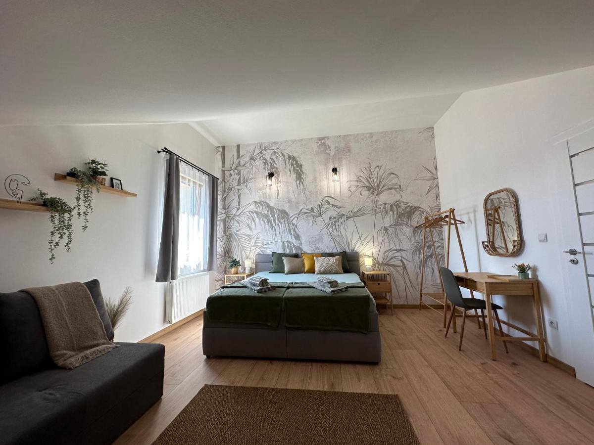 Green Apartment - City Centre - Main Square Liptovský Mikuláš Εξωτερικό φωτογραφία
