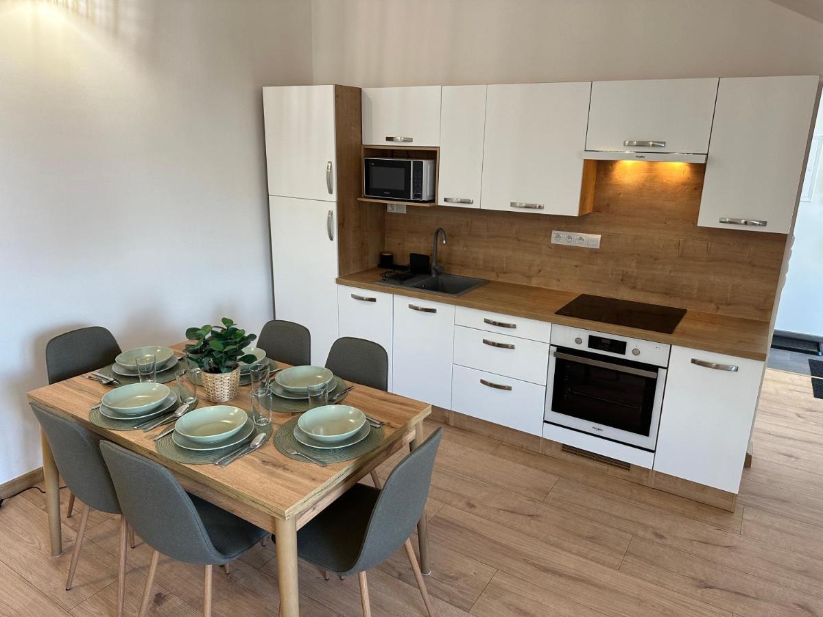 Green Apartment - City Centre - Main Square Liptovský Mikuláš Εξωτερικό φωτογραφία