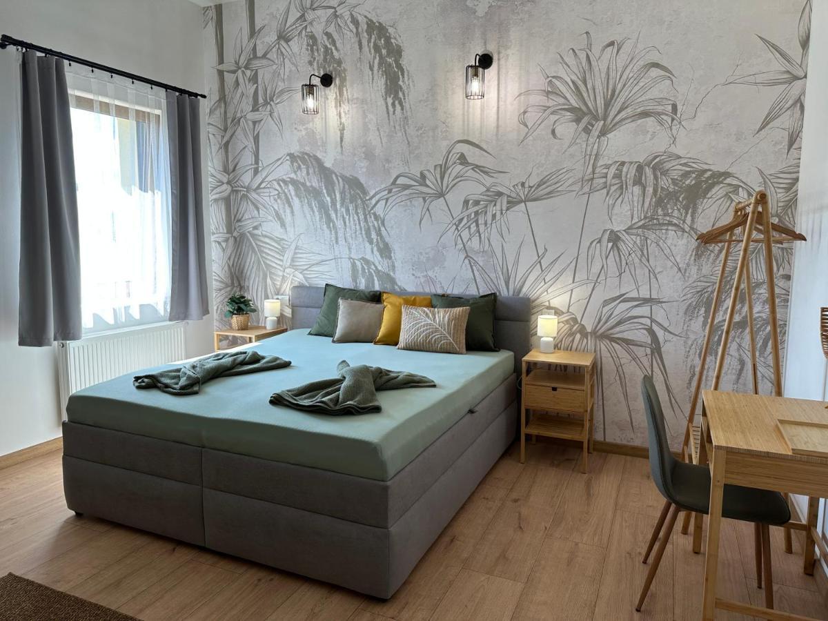 Green Apartment - City Centre - Main Square Liptovský Mikuláš Εξωτερικό φωτογραφία